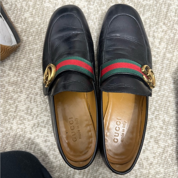 Gucci Black Leather Loafers with Red and Green Accents